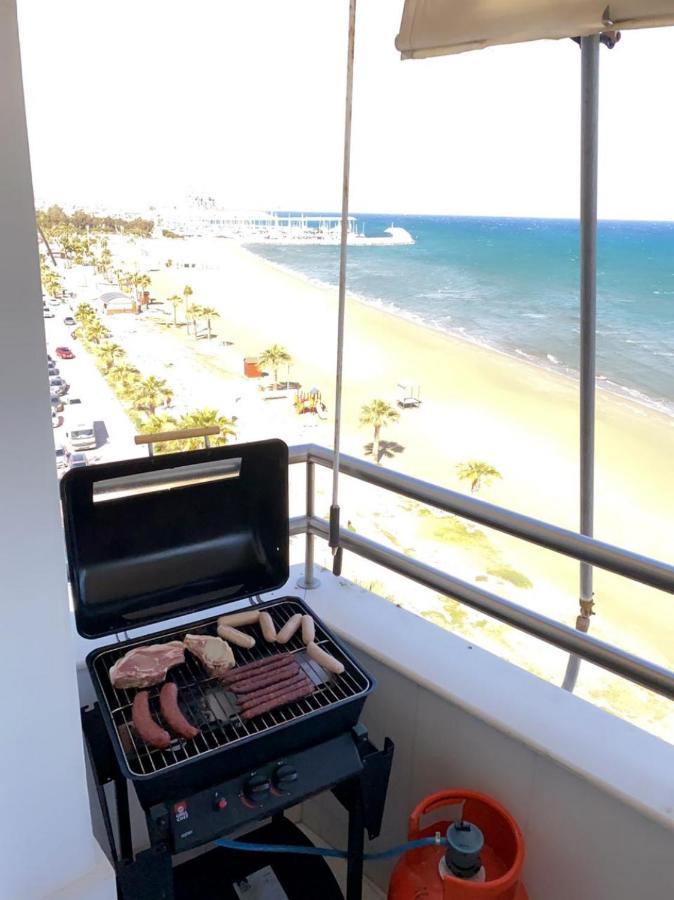Larnaca Room, 50M To The Finikoudes Beach Buitenkant foto
