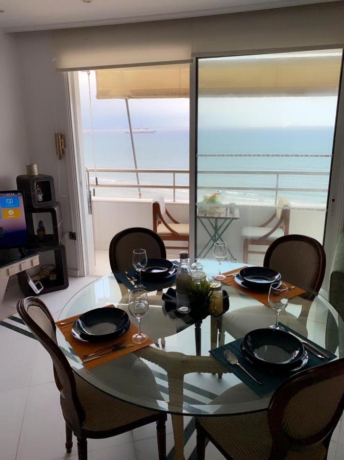 Larnaca Room, 50M To The Finikoudes Beach Buitenkant foto